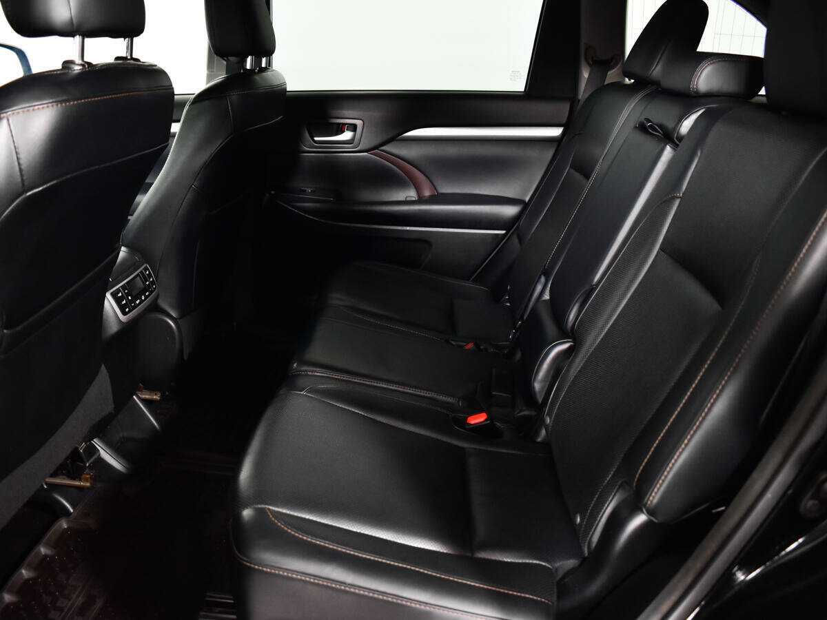 Toyota Highlander с пробегом — 2014 год. Фото: #7