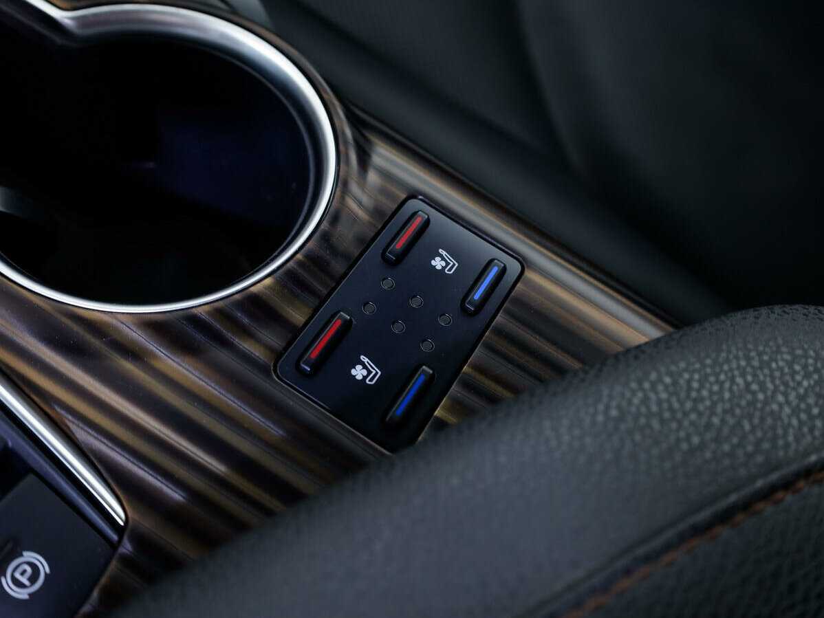 Toyota Camry с пробегом — 2019 год. Фото: #25