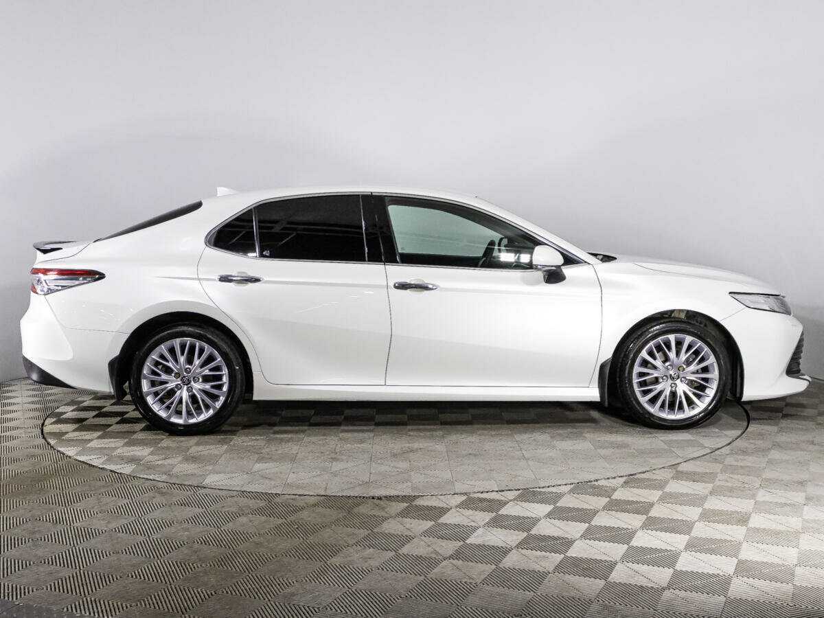 Toyota Camry с пробегом — 2020 год. Фото: #3