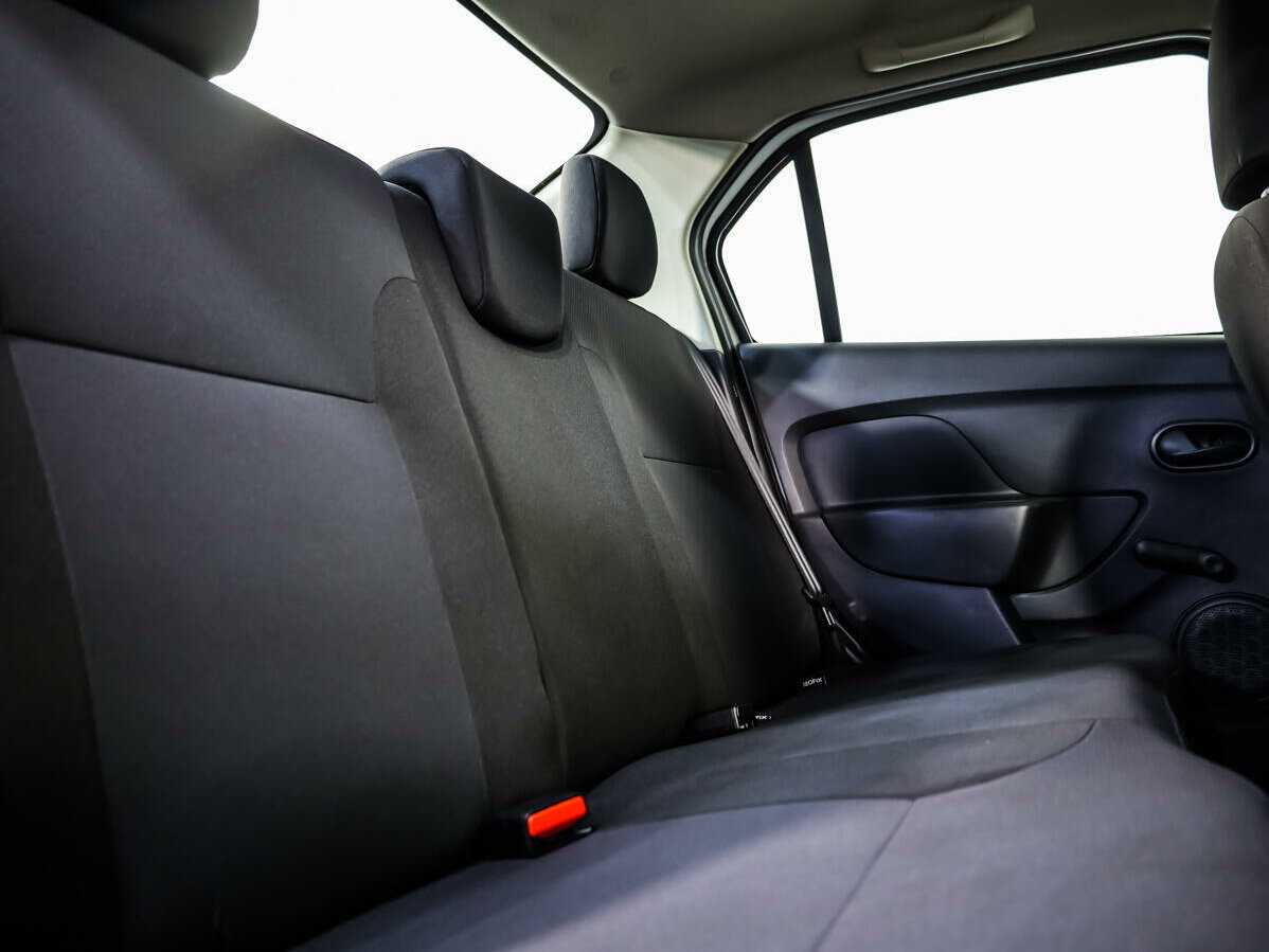 Renault Logan с пробегом — 2019 год. Фото: #10