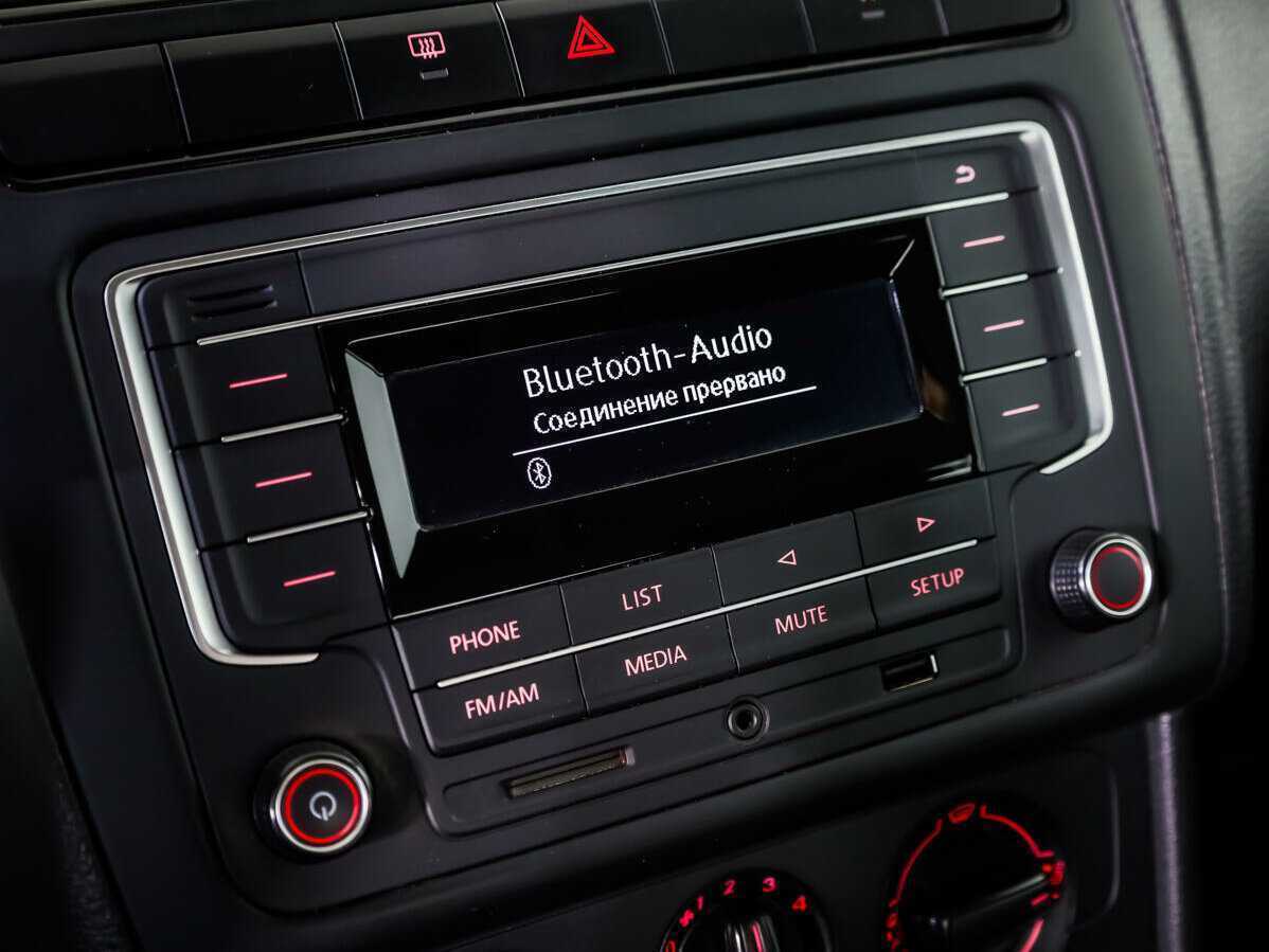 Volkswagen Polo с пробегом — 2016 год. Фото: #11