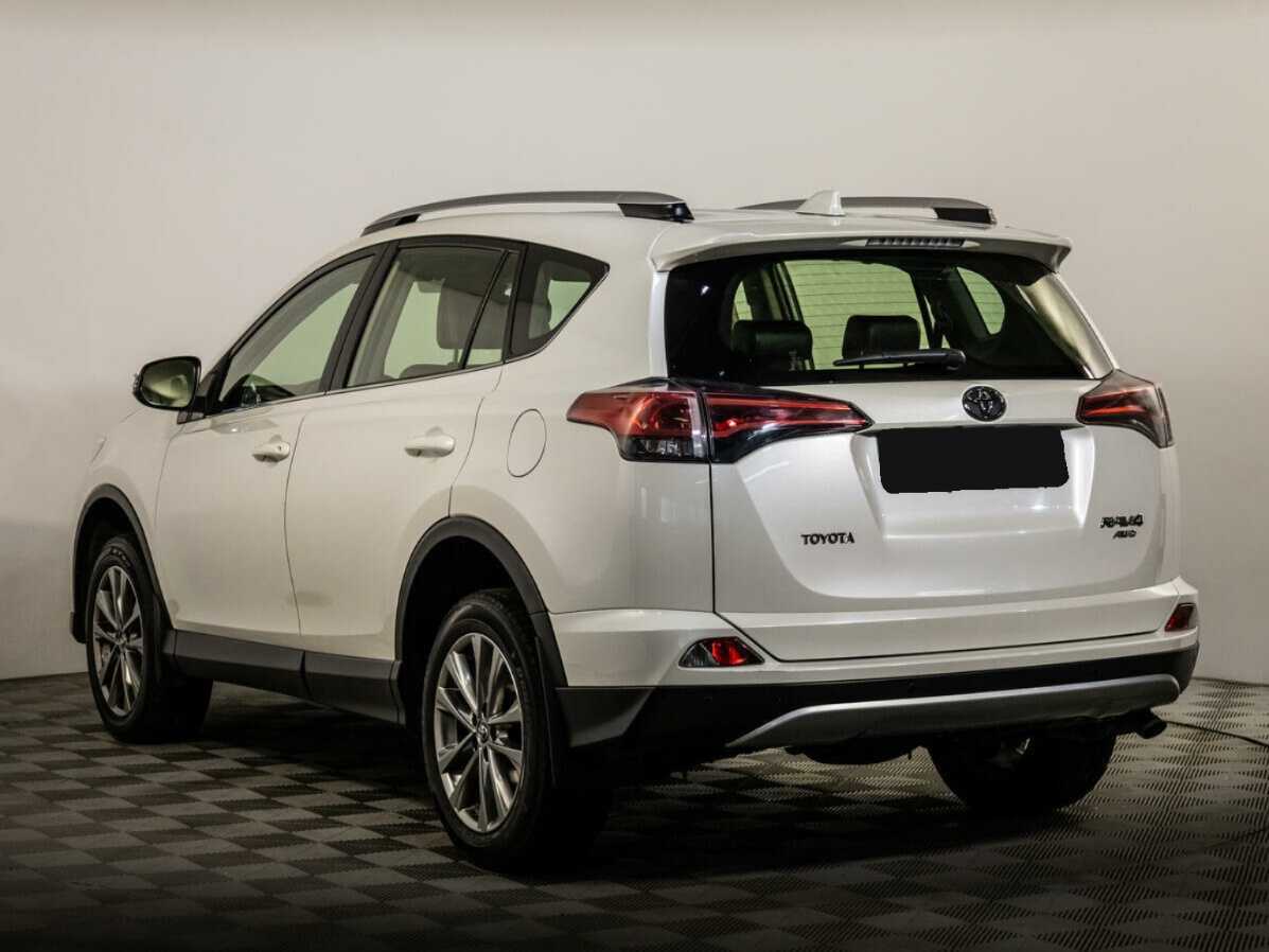 Toyota RAV4 с пробегом — 2015 год. Фото: #5