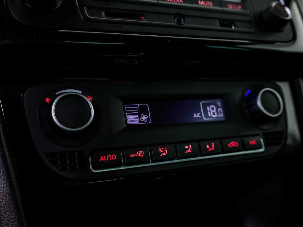 Volkswagen Polo с пробегом — 2017 год. Фото: #13