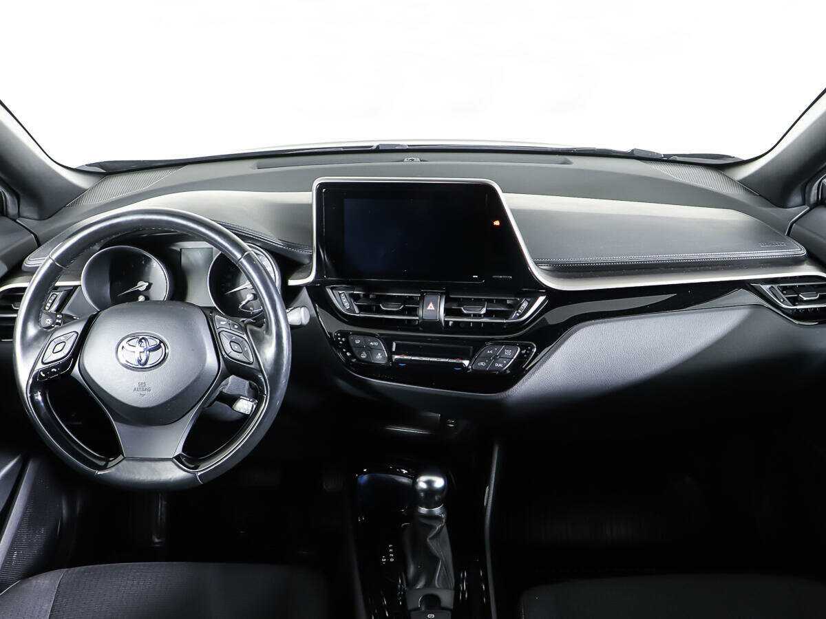 Toyota C-HR с пробегом — 2019 год. Фото: #10