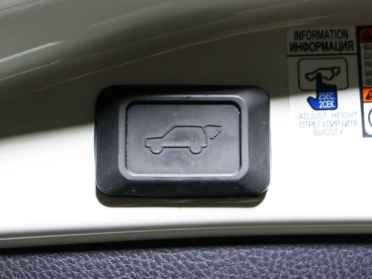 Toyota RAV4 с пробегом — 2018 год. Фото: #13