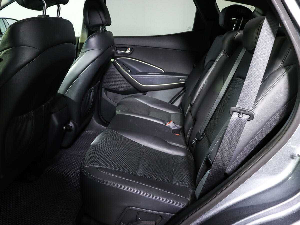 Hyundai Santa Fe с пробегом — 2018 год. Фото: #9