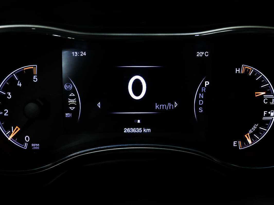 Jeep Grand Cherokee с пробегом — 2013 год. Фото: #9