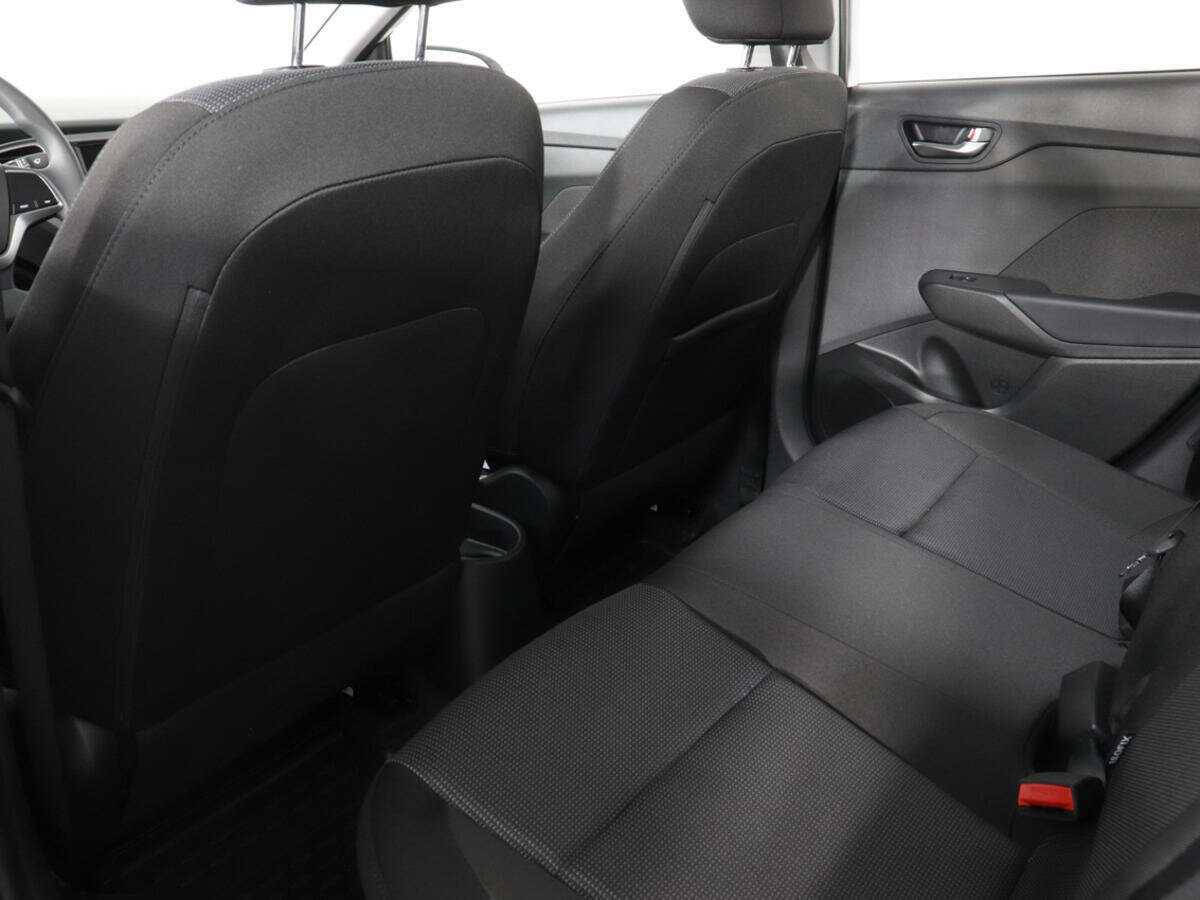 Hyundai Solaris с пробегом — 2021 год. Фото: #10