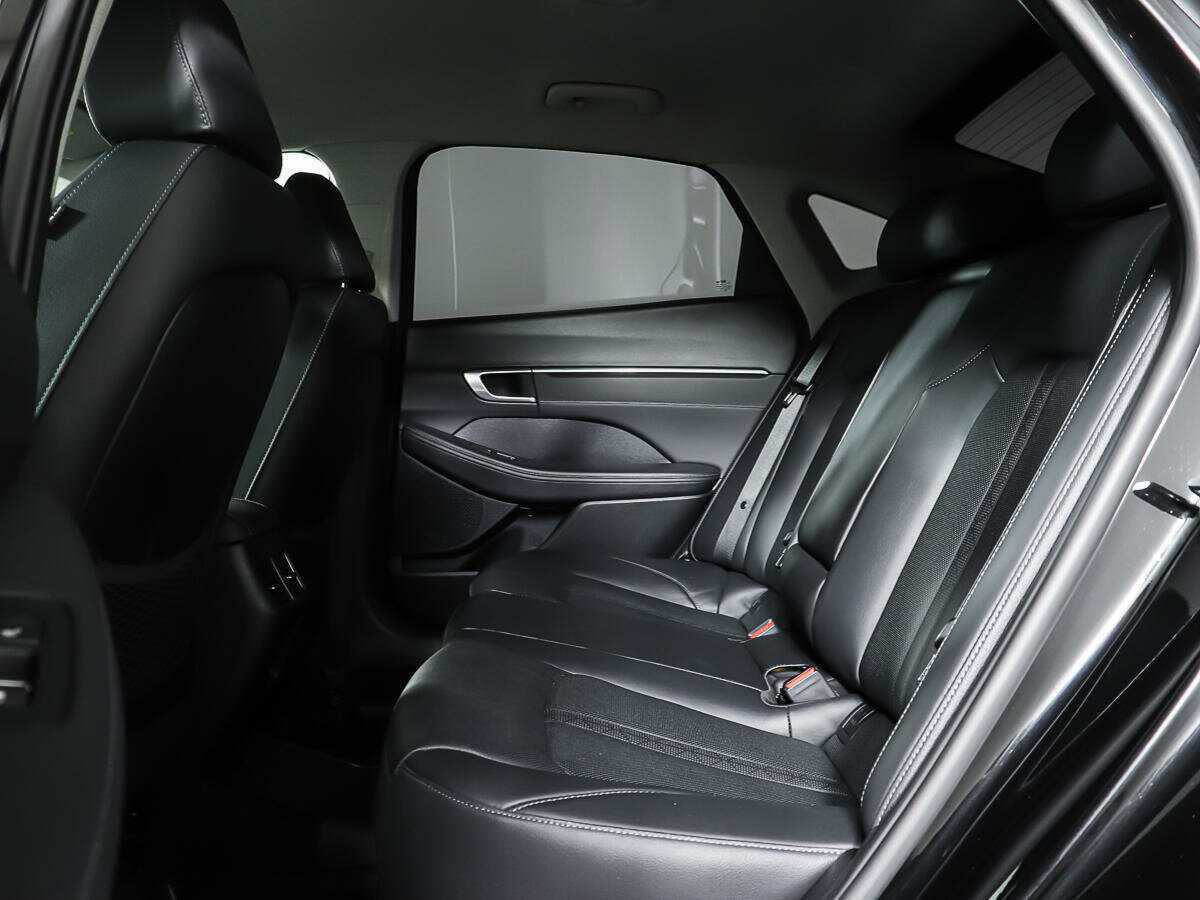 Hyundai Sonata с пробегом — 2022 год. Фото: #9