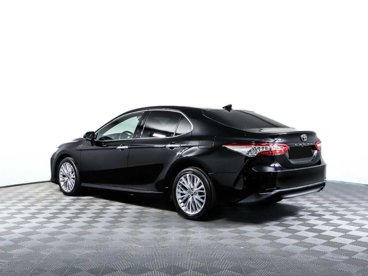 Toyota Camry с пробегом — 2019 год. Фото: #6