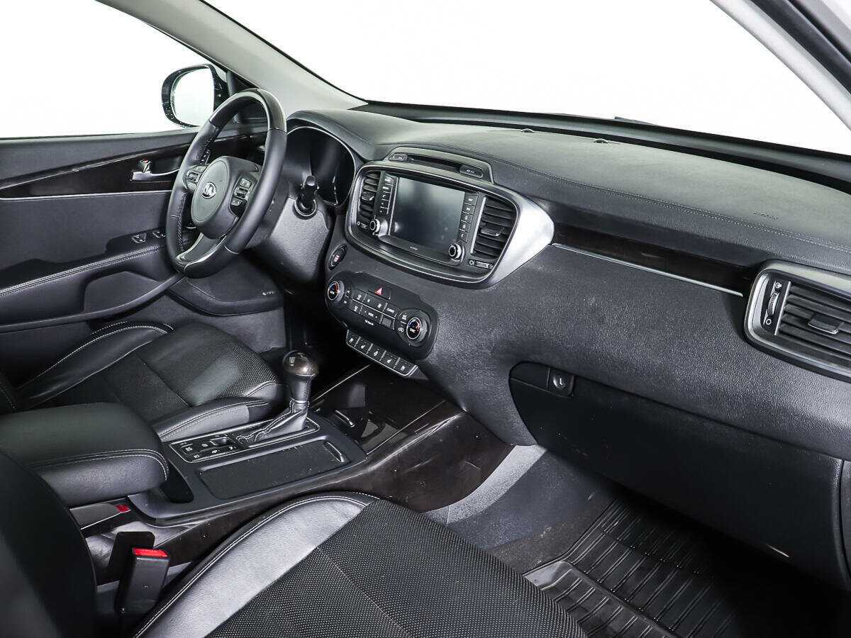 Kia Sorento с пробегом — 2017 год. Фото: #8