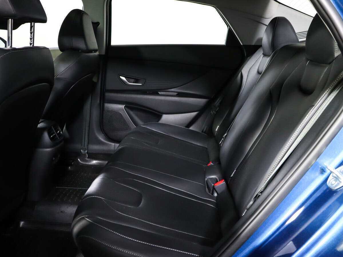 Hyundai Elantra с пробегом — 2022 год. Фото: #7