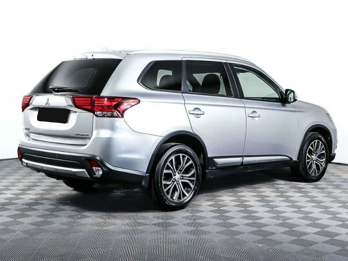 Mitsubishi Outlander с пробегом — 2016 год. Фото: #3