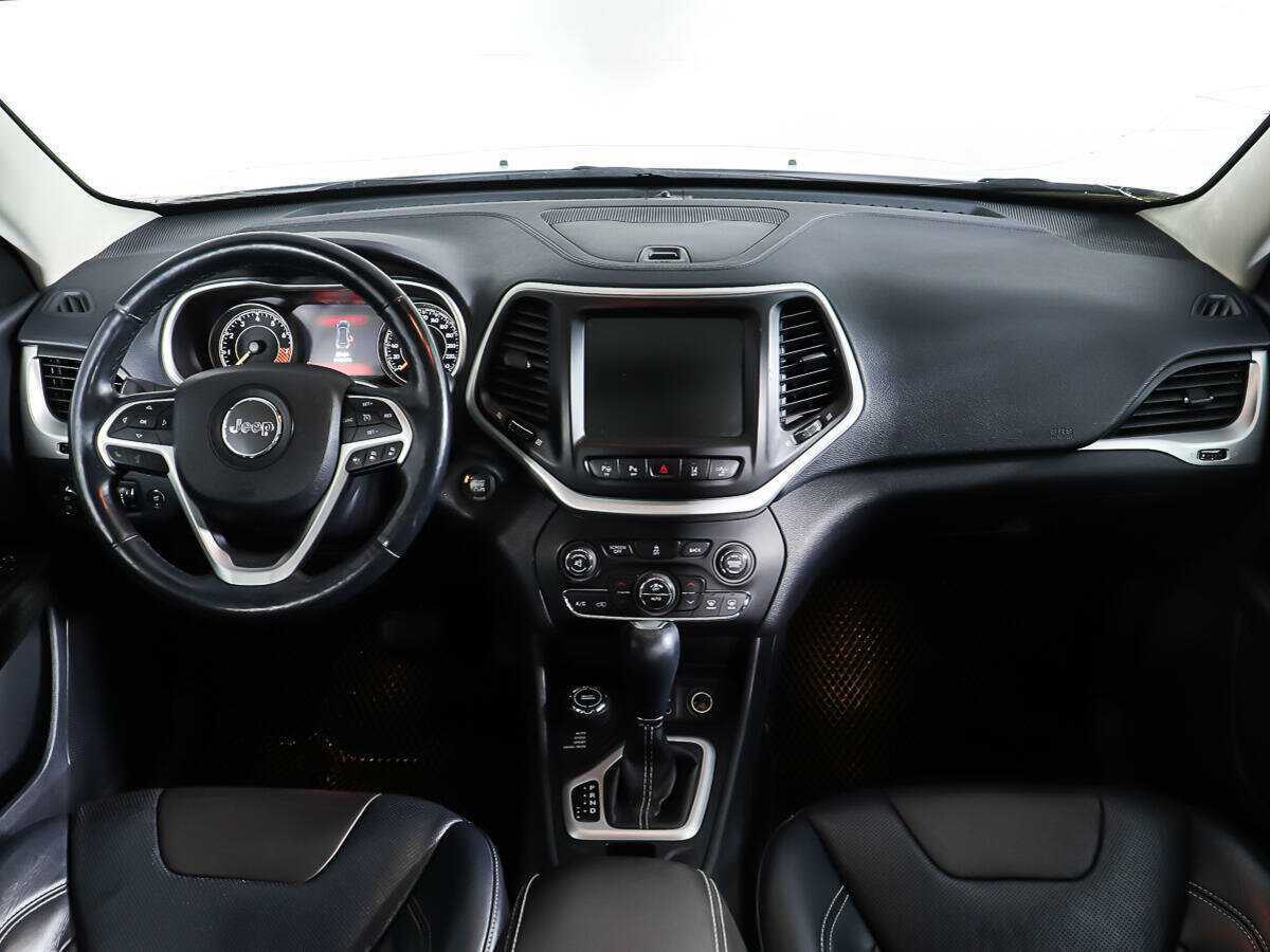 Jeep Cherokee с пробегом — 2014 год. Фото: #9