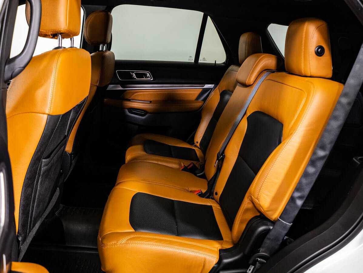 Ford Explorer с пробегом — 2016 год. Фото: #7