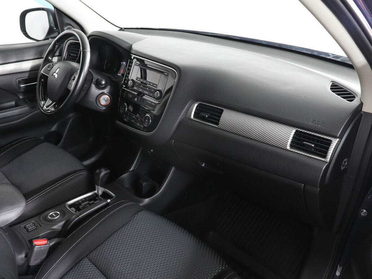 Mitsubishi Outlander с пробегом — 2016 год. Фото: #9