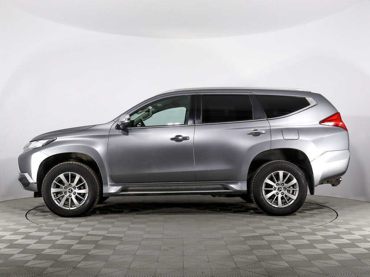 Mitsubishi Pajero Sport с пробегом — 2017 год. Фото: #7