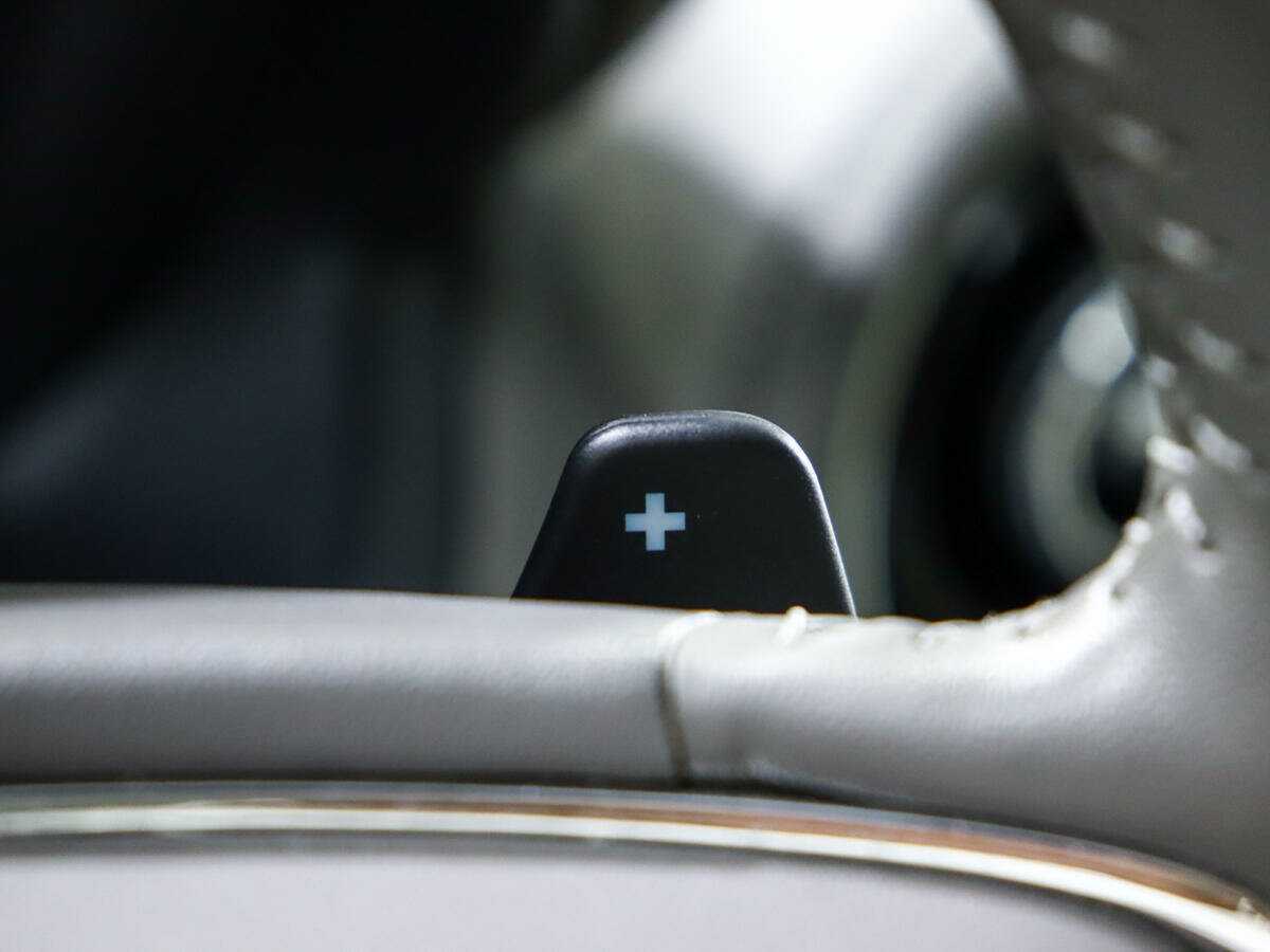 Jaguar XJ с пробегом — 2012 год. Фото: #25