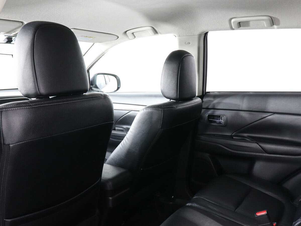 Mitsubishi Outlander с пробегом — 2013 год. Фото: #11