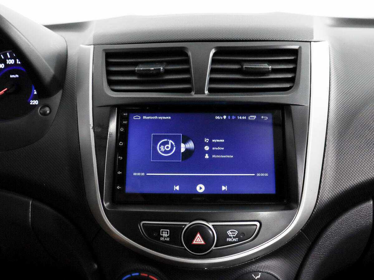 Hyundai Solaris с пробегом — 2013 год. Фото: #12