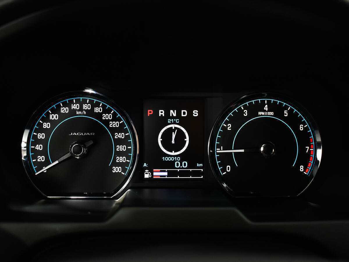 Jaguar XF с пробегом — 2014 год. Фото: #10