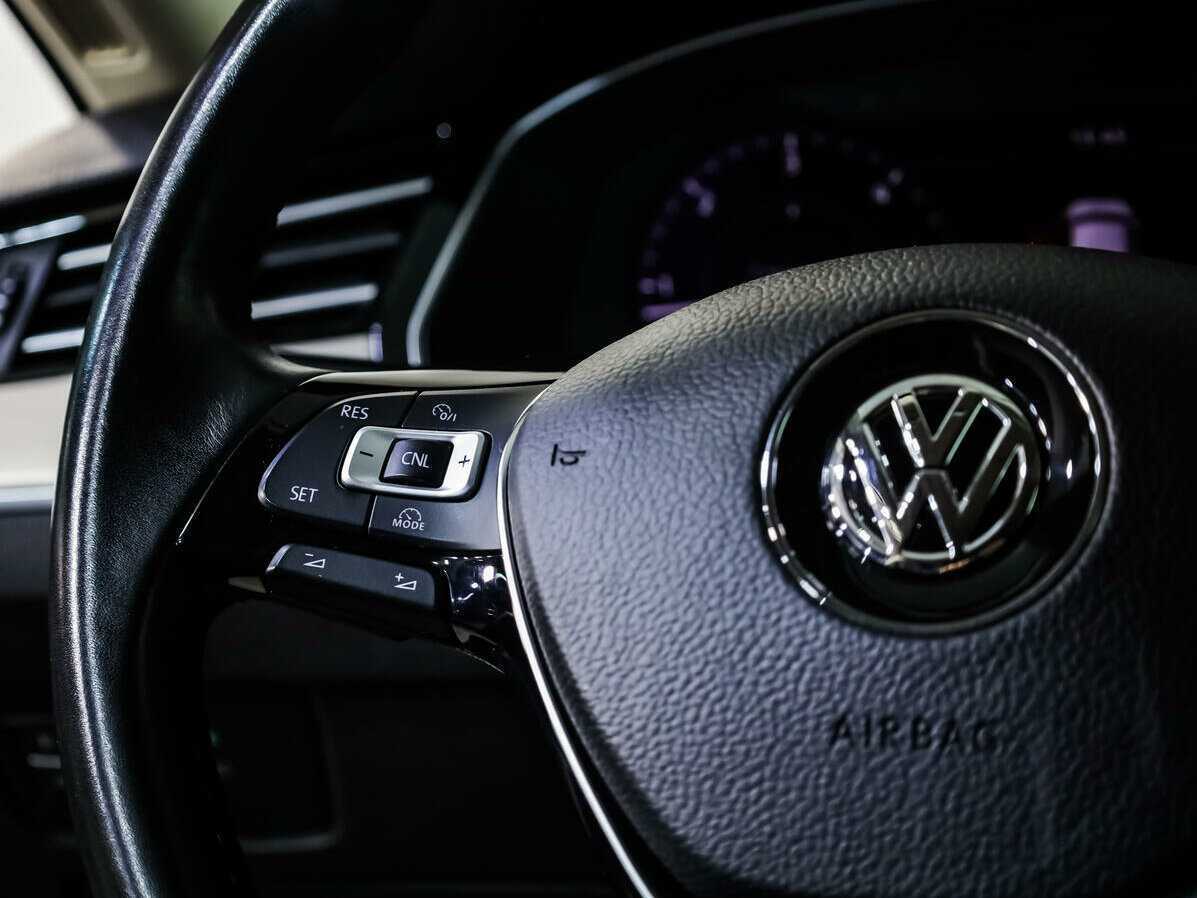 Volkswagen Passat с пробегом — 2017 год. Фото: #15