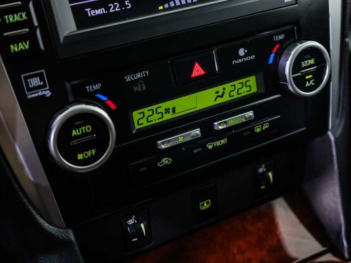 Toyota Camry с пробегом — 2013 год. Фото: #13