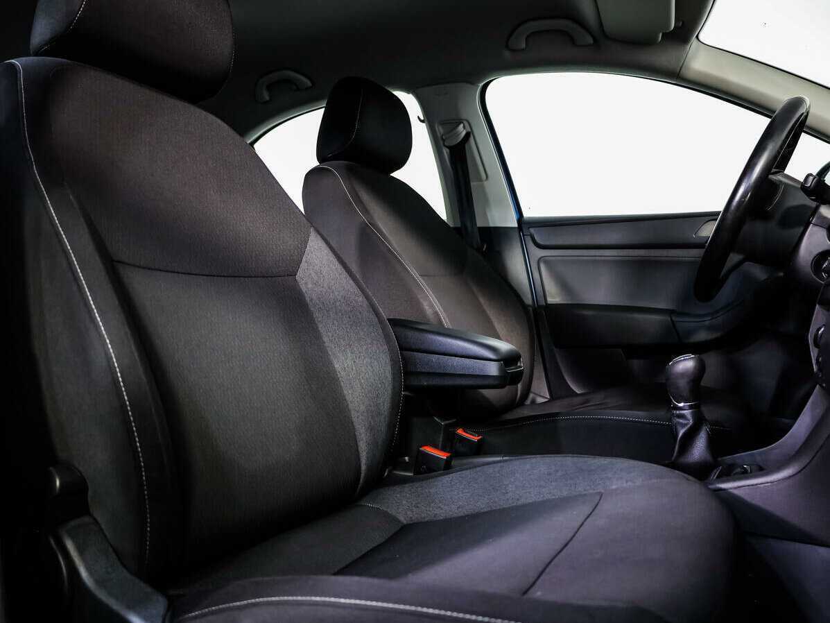 Skoda Rapid с пробегом — 2016 год. Фото: #9