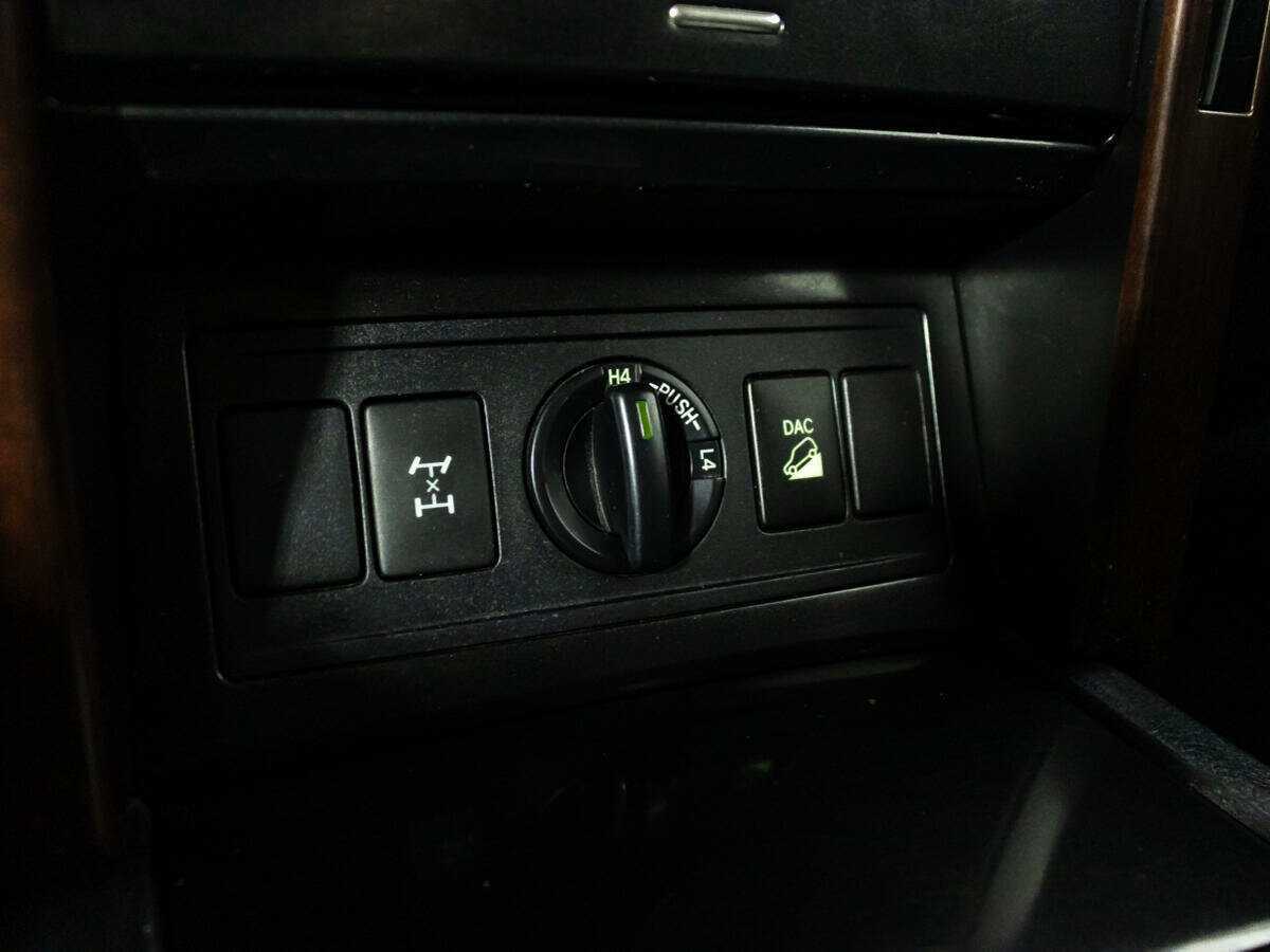 Toyota Land Cruiser Prado с пробегом — 2014 год. Фото: #15