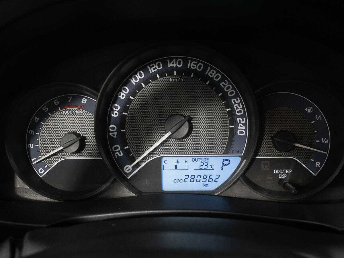 Toyota Corolla с пробегом — 2014 год. Фото: #11