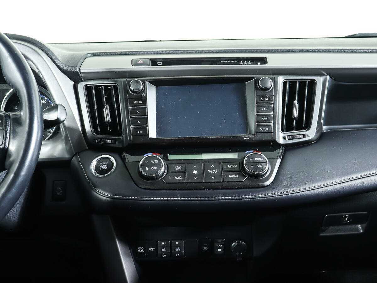 Toyota RAV4 с пробегом — 2018 год. Фото: #10