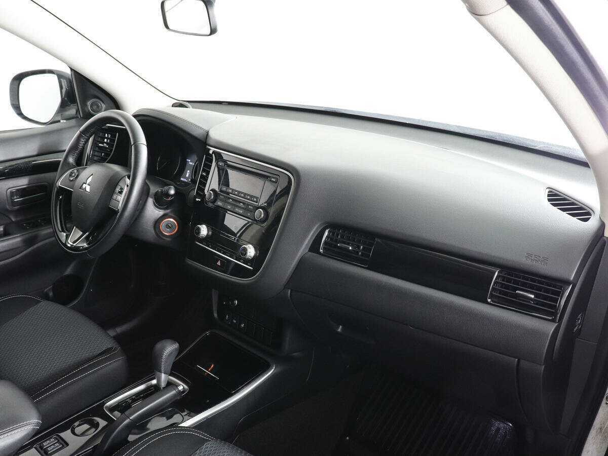 Mitsubishi Outlander с пробегом — 2020 год. Фото: #7