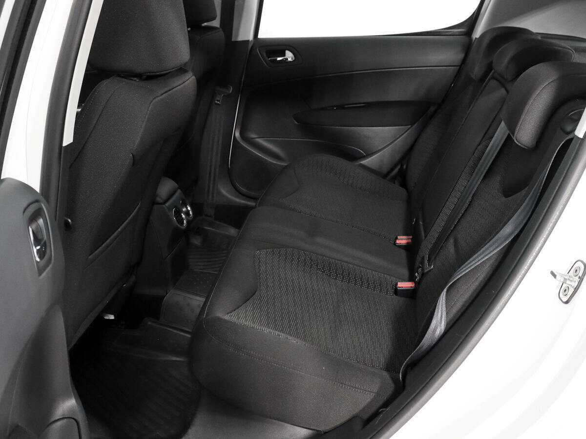 Peugeot 308 с пробегом — 2012 год. Фото: #9