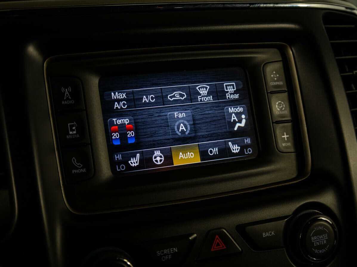 Jeep Grand Cherokee с пробегом — 2013 год. Фото: #23