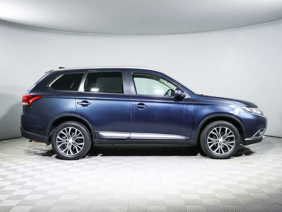 Mitsubishi Outlander с пробегом — 2018 год. Фото: #2
