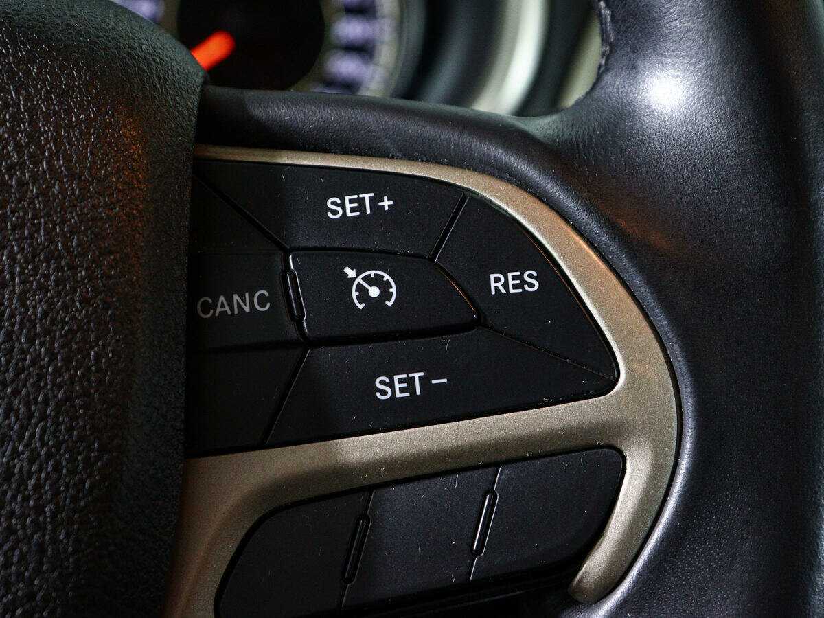 Jeep Cherokee с пробегом — 2014 год. Фото: #16