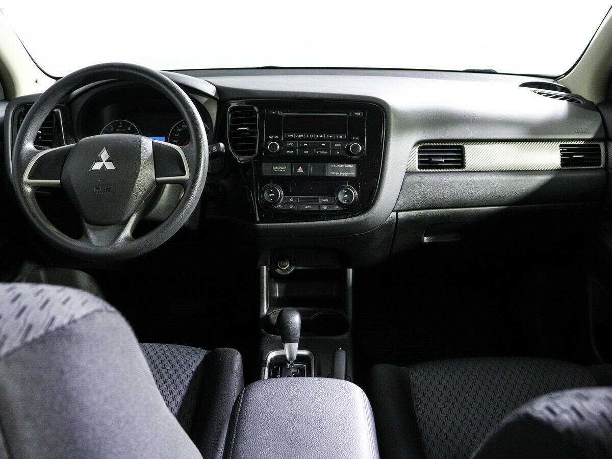 Mitsubishi Outlander с пробегом — 2013 год. Фото: #11