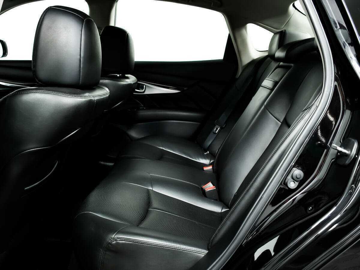 Infiniti Q70 с пробегом — 2016 год. Фото: #11