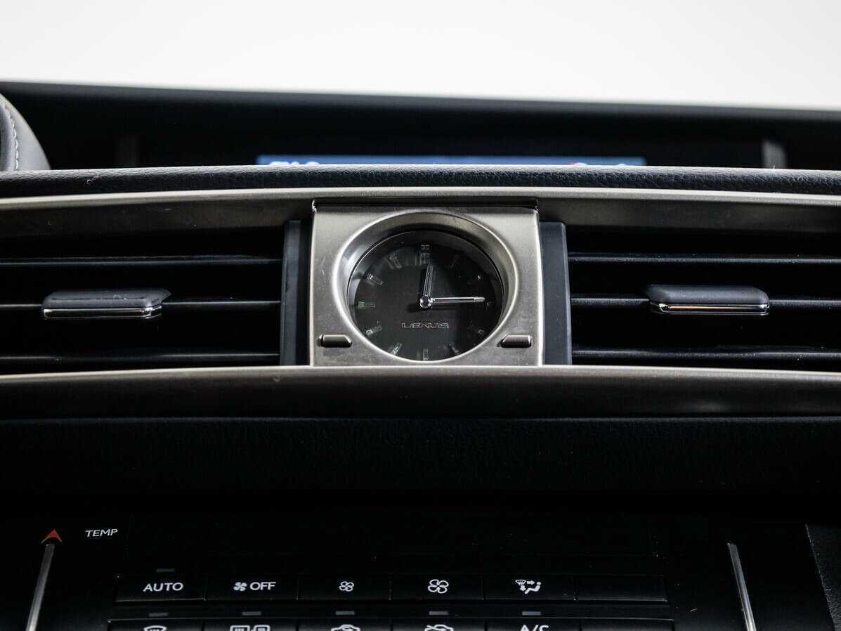 Lexus IS с пробегом — 2014 год. Фото: #10