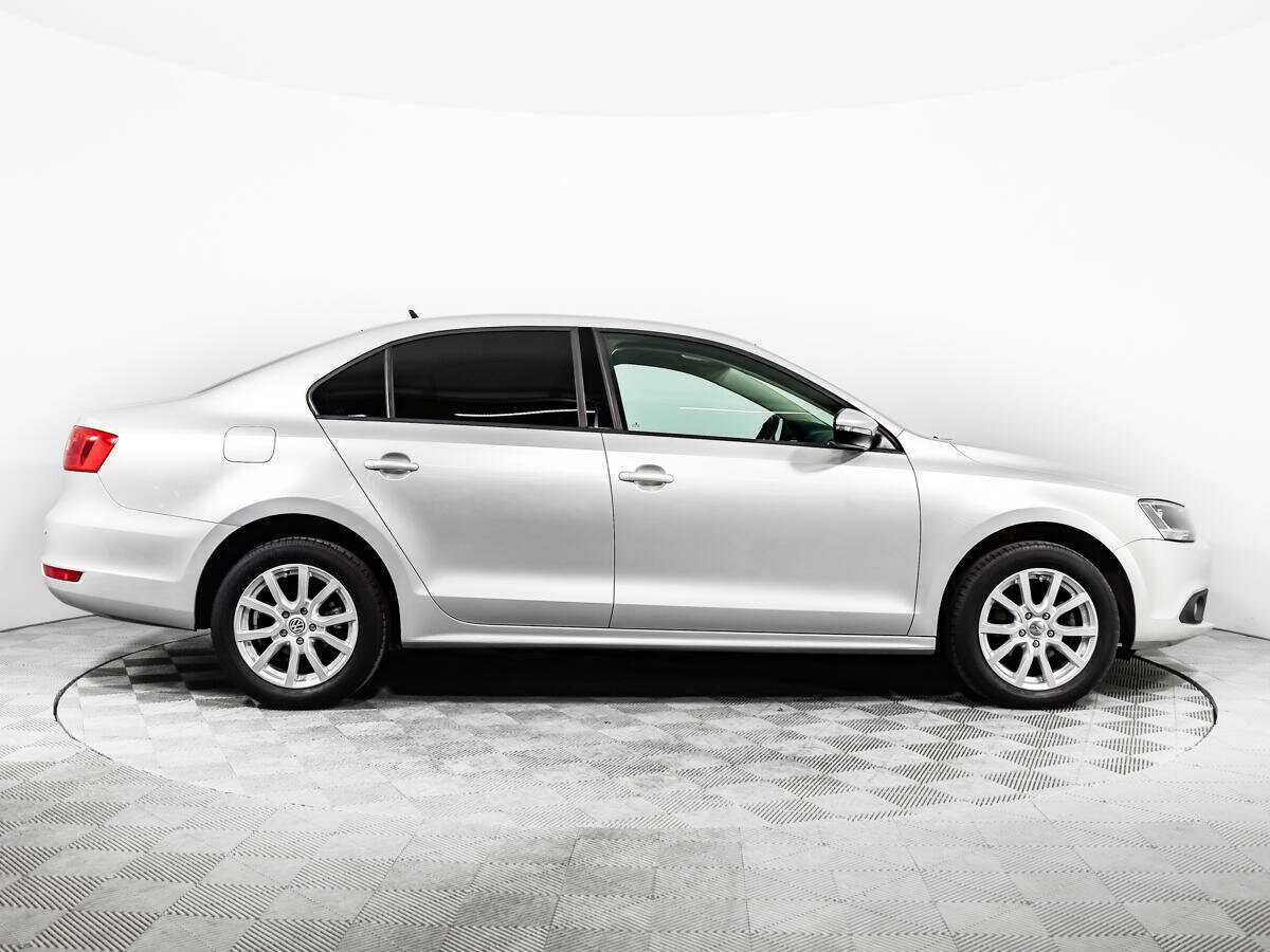 Volkswagen Jetta с пробегом — 2014 год. Фото: #3
