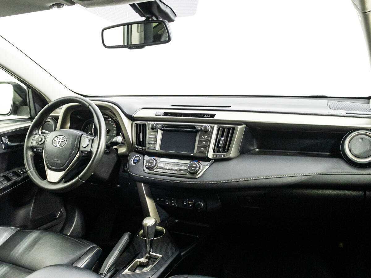 Toyota RAV4 с пробегом — 2013 год. Фото: #8