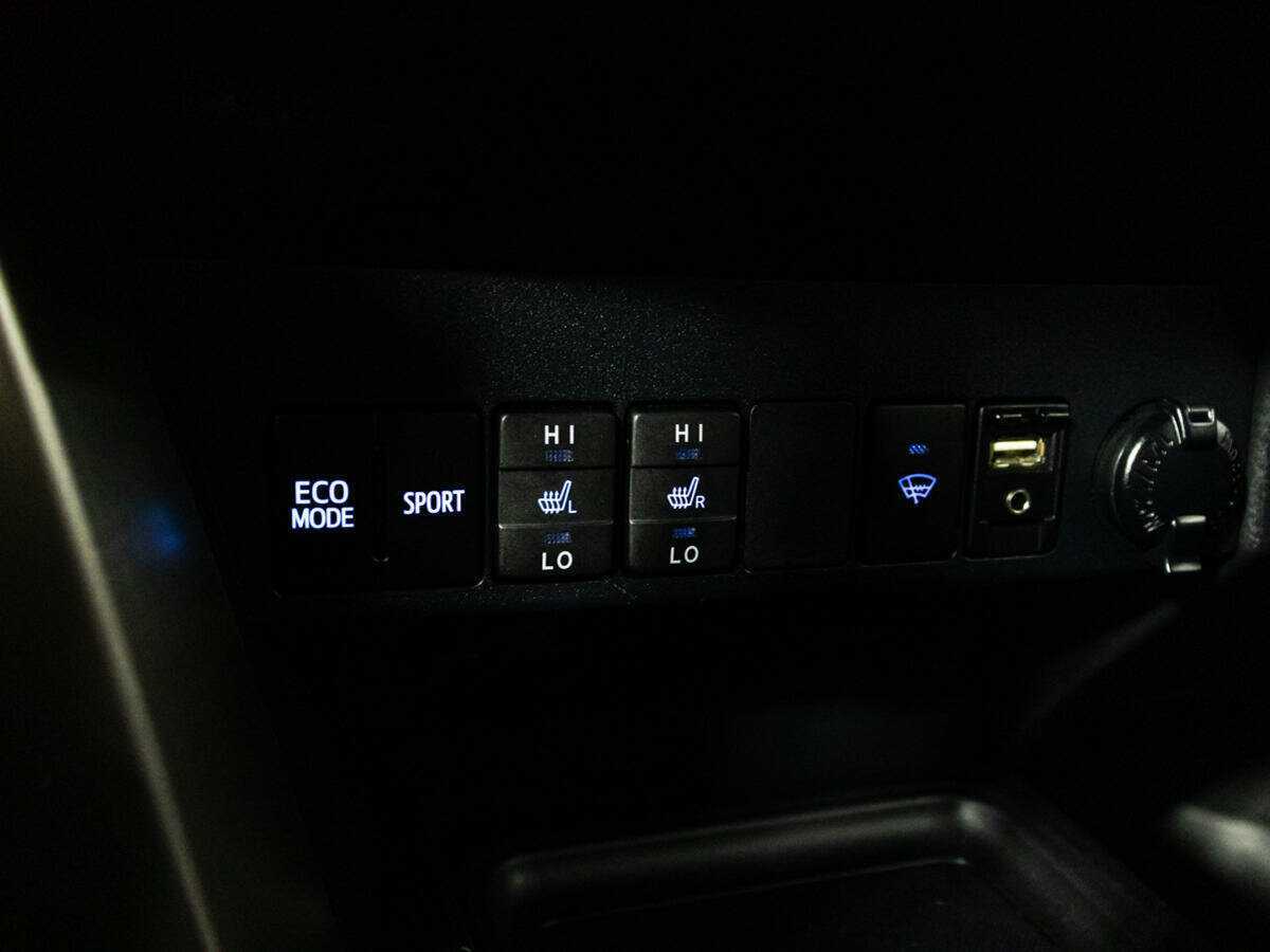 Toyota RAV4 с пробегом — 2013 год. Фото: #19