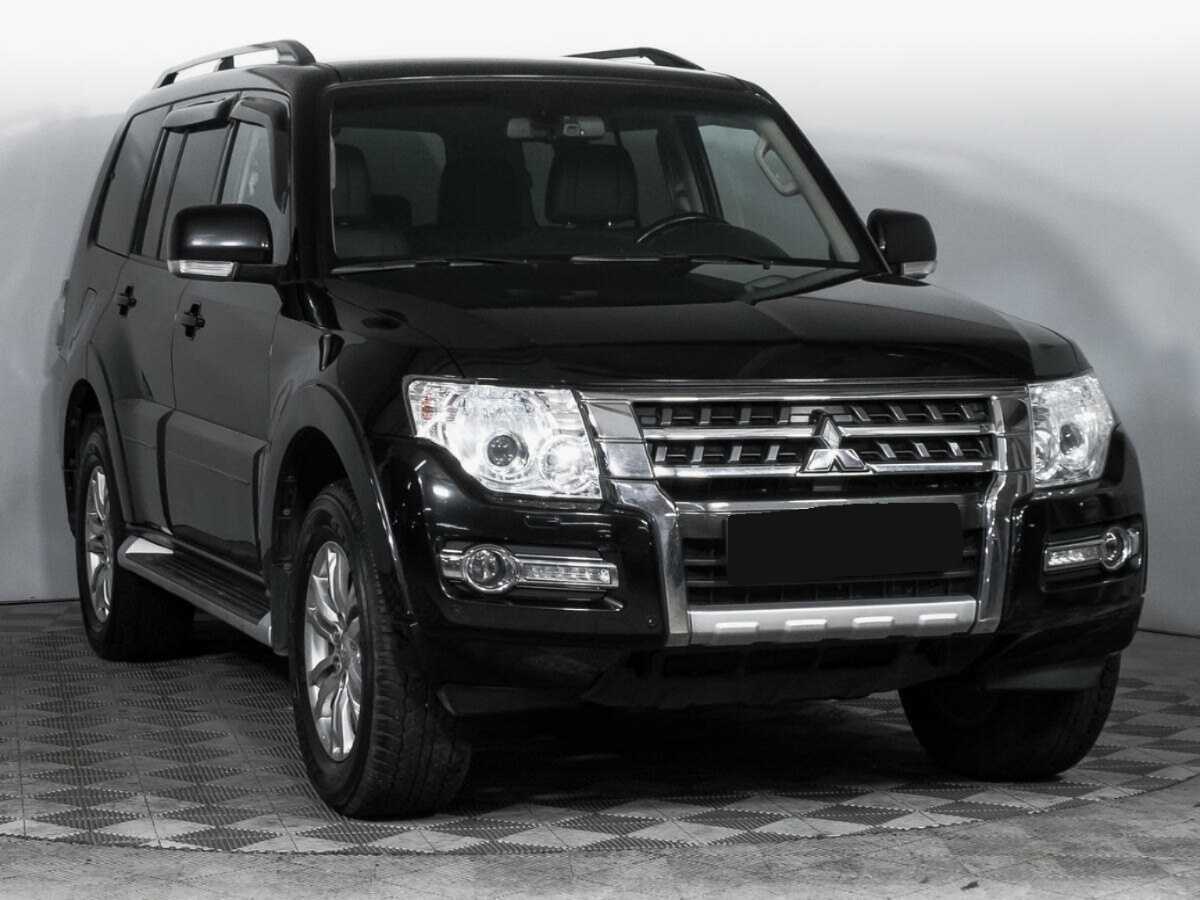 Mitsubishi Pajero с пробегом — 2017 год. Фото: #2
