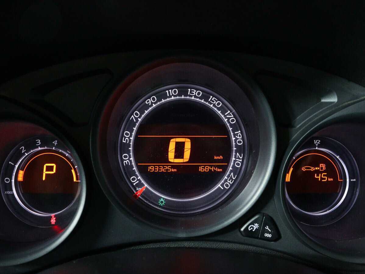 Citroen C4 с пробегом — 2012 год. Фото: #8