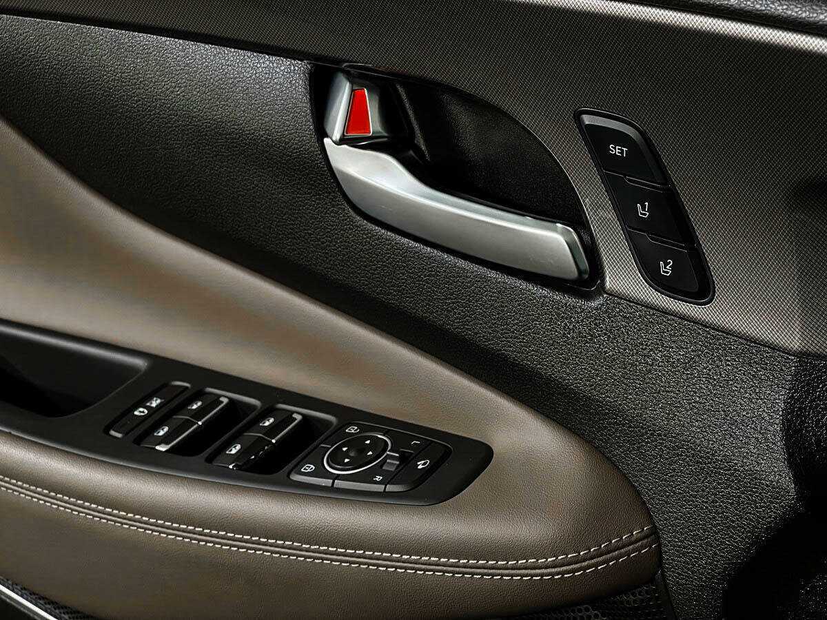 Hyundai Santa Fe с пробегом — 2018 год. Фото: #15