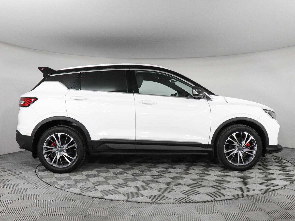 Geely Coolray с пробегом — 2023 год. Фото: #3