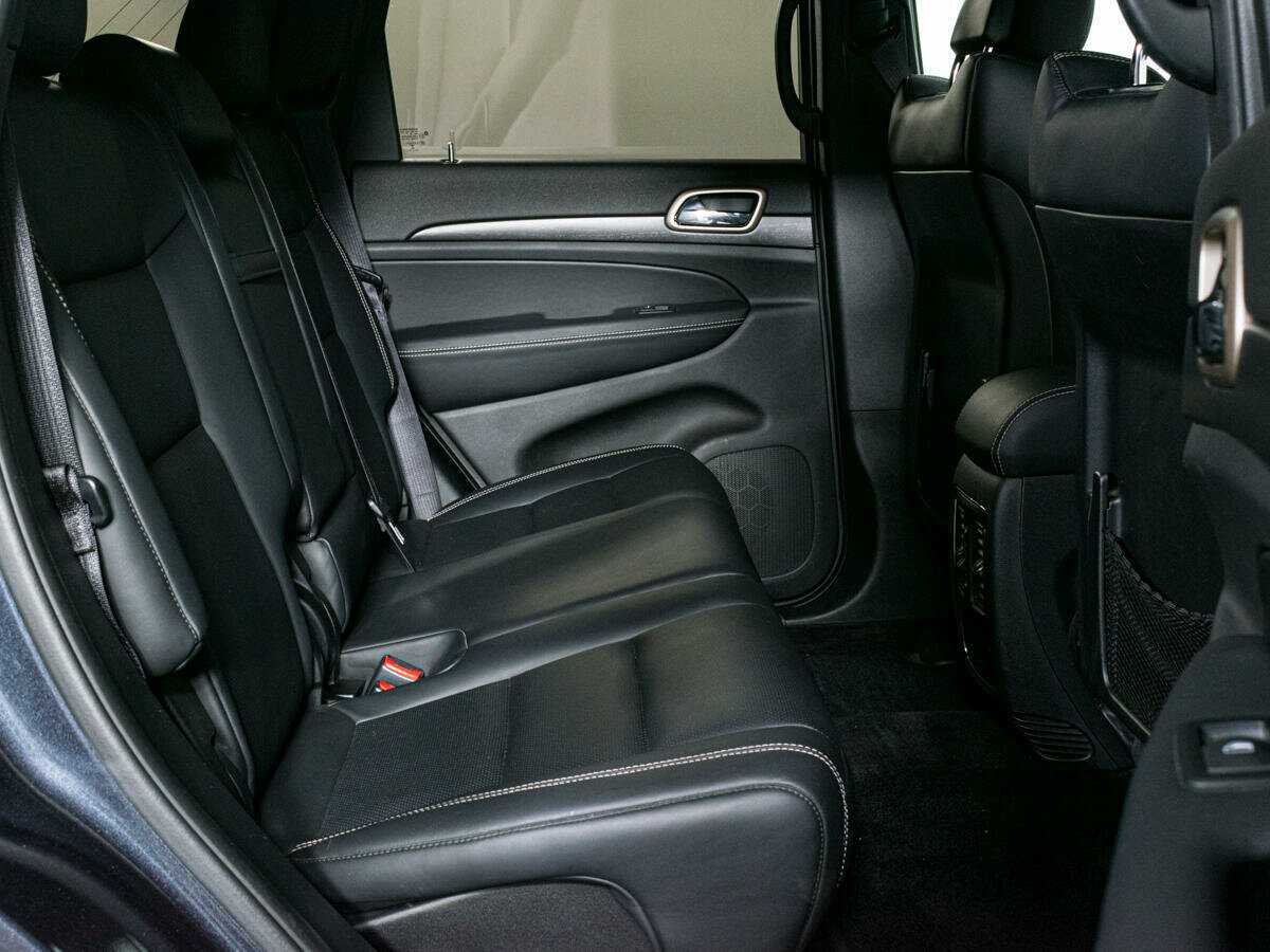 Jeep Grand Cherokee с пробегом — 2016 год. Фото: #11