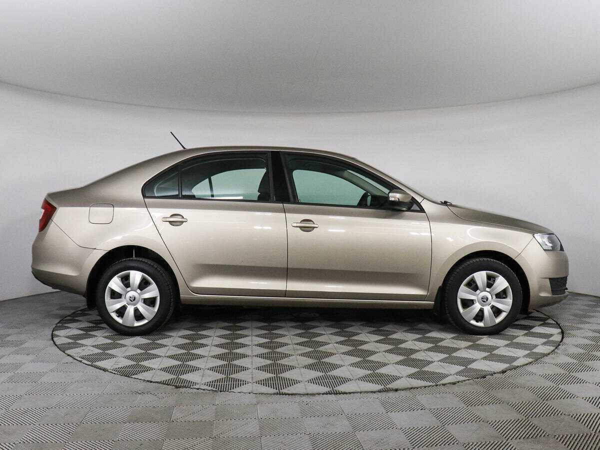 Skoda Rapid с пробегом — 2018 год. Фото: #3