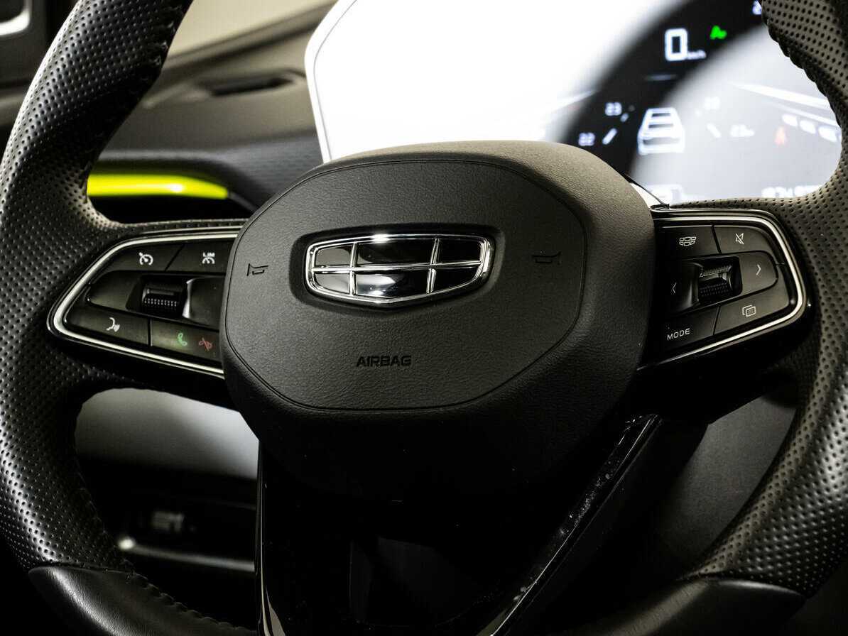 Geely Coolray с пробегом — 2023 год. Фото: #9