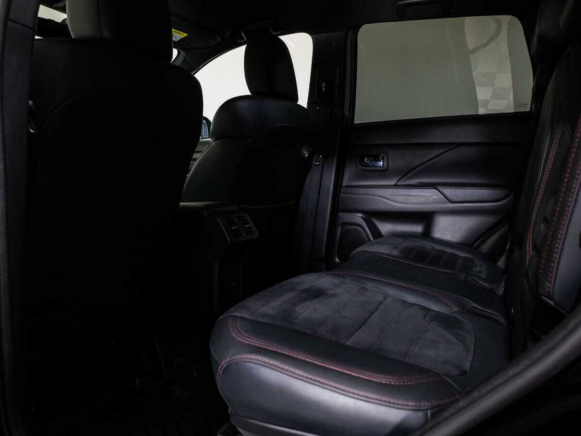 Mitsubishi Outlander с пробегом — 2021 год. Фото: #8